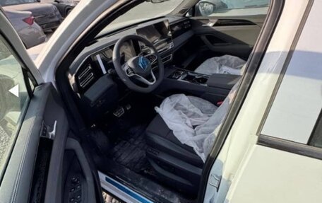 Volkswagen Tiguan II, 2025 год, 4 600 000 рублей, 4 фотография