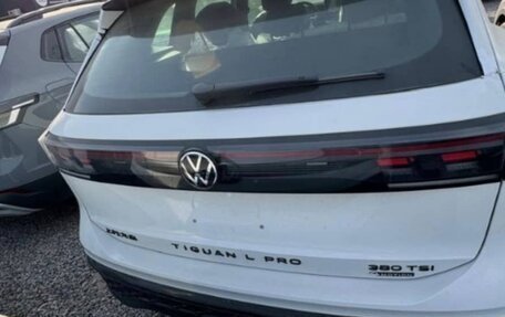 Volkswagen Tiguan II, 2025 год, 4 600 000 рублей, 2 фотография