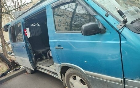 SsangYong Istana, 1998 год, 400 000 рублей, 3 фотография