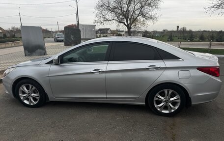Hyundai Sonata VI, 2011 год, 1 000 000 рублей, 4 фотография