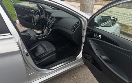 Hyundai Sonata VI, 2011 год, 1 000 000 рублей, 8 фотография