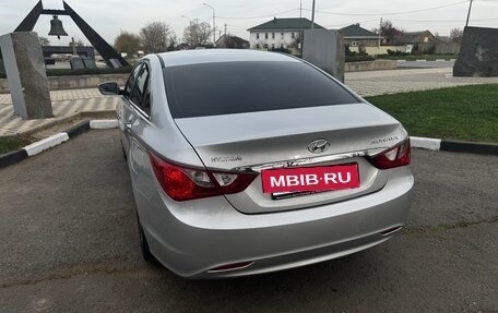 Hyundai Sonata VI, 2011 год, 1 000 000 рублей, 5 фотография