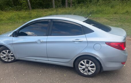 Hyundai Solaris II рестайлинг, 2011 год, 795 000 рублей, 1 фотография