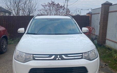 Mitsubishi Outlander III рестайлинг 3, 2013 год, 1 410 000 рублей, 1 фотография