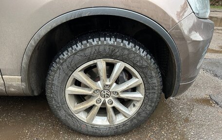 Volkswagen Touareg III, 2012 год, 1 990 000 рублей, 13 фотография