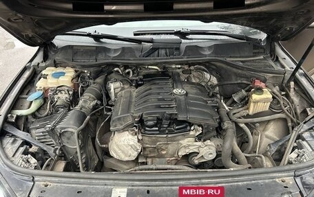 Volkswagen Touareg III, 2012 год, 1 990 000 рублей, 10 фотография