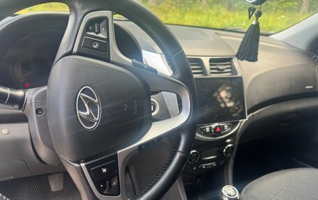 Hyundai Solaris II рестайлинг, 2011 год, 795 000 рублей, 11 фотография