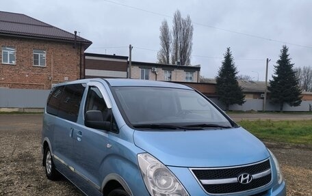 Hyundai Grand Starex Grand Starex I рестайлинг 2, 2010 год, 1 450 000 рублей, 2 фотография