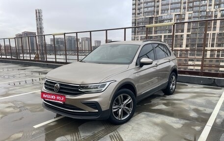 Volkswagen Tiguan II, 2021 год, 2 500 000 рублей, 3 фотография