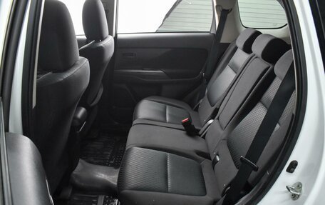 Mitsubishi Outlander III рестайлинг 3, 2015 год, 1 665 000 рублей, 9 фотография