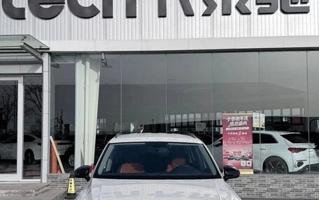 Volkswagen Tiguan II, 2021 год, 1 830 000 рублей, 2 фотография