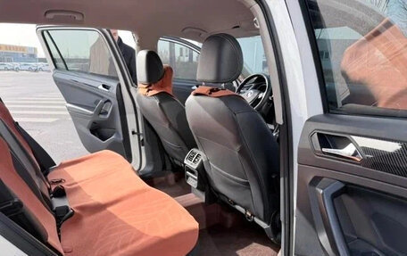 Volkswagen Tiguan II, 2021 год, 1 830 000 рублей, 10 фотография