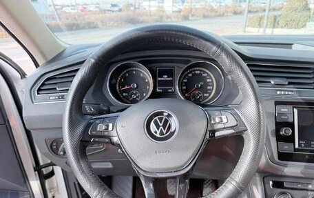 Volkswagen Tiguan II, 2021 год, 1 830 000 рублей, 8 фотография