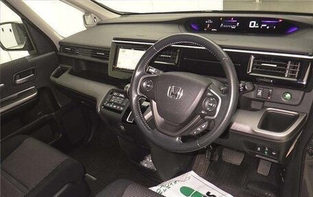 Honda Stepwgn IV, 2016 год, 1 500 000 рублей, 4 фотография