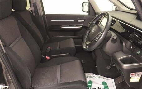 Honda Stepwgn IV, 2016 год, 1 500 000 рублей, 3 фотография