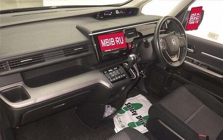 Honda Stepwgn IV, 2016 год, 1 500 000 рублей, 5 фотография