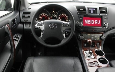 Toyota Highlander III, 2011 год, 1 689 000 рублей, 11 фотография