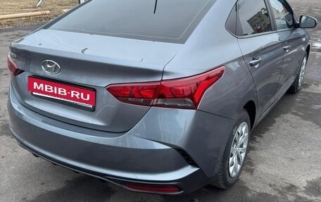 Hyundai Solaris II рестайлинг, 2021 год, 1 600 000 рублей, 2 фотография