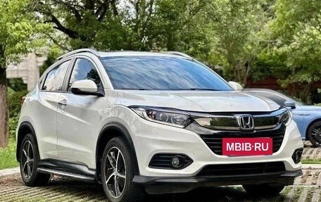 Honda Vezel, 2021 год, 1 350 000 рублей, 3 фотография