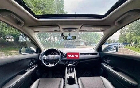 Honda Vezel, 2021 год, 1 350 000 рублей, 5 фотография