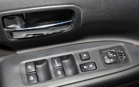 Mitsubishi Outlander III рестайлинг 3, 2015 год, 1 889 000 рублей, 8 фотография