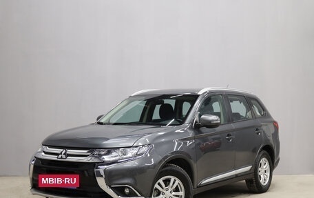 Mitsubishi Outlander III рестайлинг 3, 2015 год, 1 889 000 рублей, 4 фотография