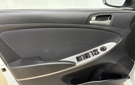 Hyundai Solaris II рестайлинг, 2015 год, 915 000 рублей, 7 фотография