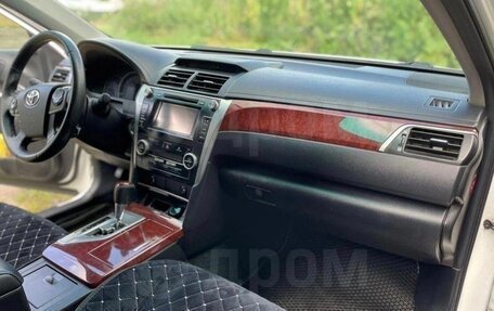 Toyota Camry, 2013 год, 1 670 000 рублей, 10 фотография