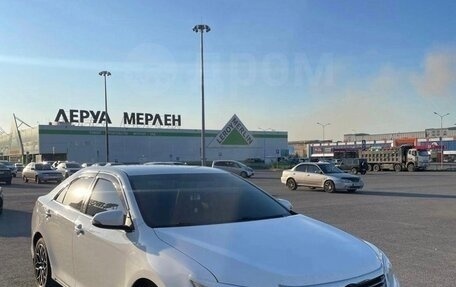 Toyota Camry, 2013 год, 1 670 000 рублей, 5 фотография