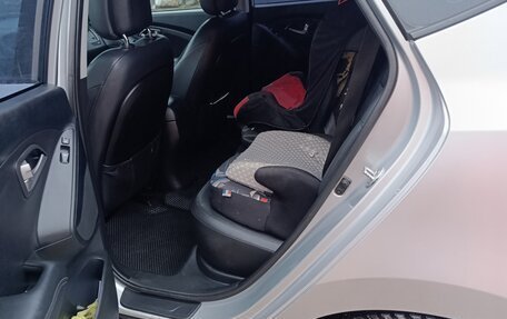 Hyundai ix35 I рестайлинг, 2012 год, 1 060 000 рублей, 10 фотография