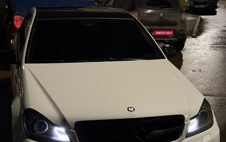 Mercedes-Benz C-Класс, 2011 год, 1 250 000 рублей, 2 фотография