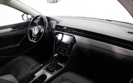 Volkswagen Passat B8 рестайлинг, 2020 год, 2 200 000 рублей, 18 фотография