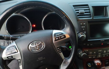 Toyota Highlander III, 2011 год, 2 500 000 рублей, 5 фотография