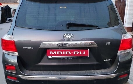 Toyota Highlander III, 2011 год, 2 500 000 рублей, 3 фотография