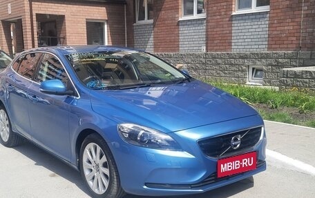 Volvo V40 II рестайлинг, 2015 год, 1 350 000 рублей, 1 фотография