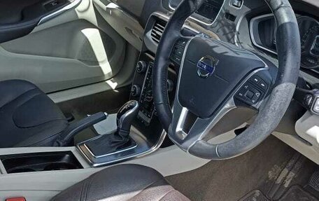 Volvo V40 II рестайлинг, 2015 год, 1 350 000 рублей, 7 фотография