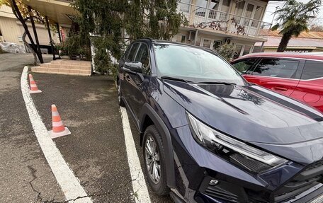 Toyota RAV4, 2024 год, 3 800 000 рублей, 10 фотография