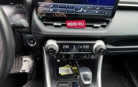 Toyota RAV4, 2024 год, 3 800 000 рублей, 4 фотография