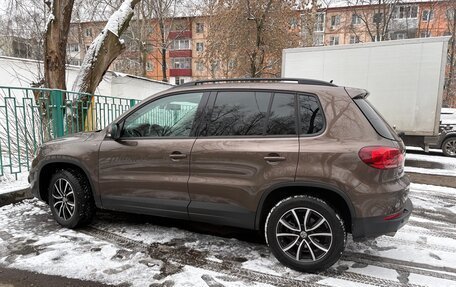 Volkswagen Tiguan I, 2015 год, 1 820 000 рублей, 4 фотография
