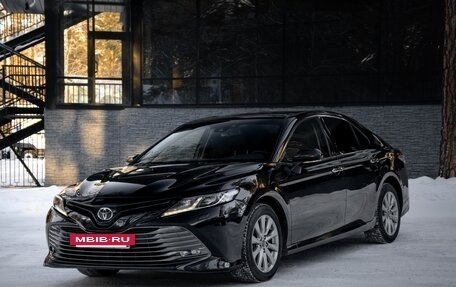 Toyota Camry, 2019 год, 2 250 000 рублей, 2 фотография