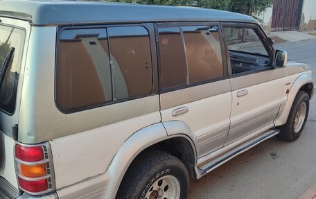 Mitsubishi Pajero III рестайлинг, 1993 год, 800 000 рублей, 4 фотография