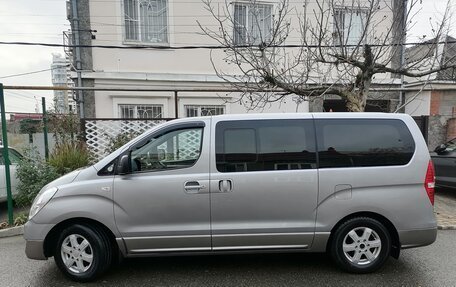 Hyundai H-1 II рестайлинг, 2015 год, 1 680 000 рублей, 2 фотография