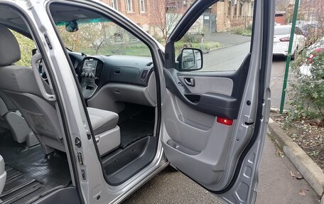 Hyundai H-1 II рестайлинг, 2015 год, 1 680 000 рублей, 12 фотография