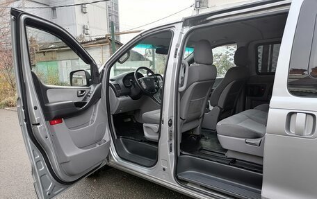Hyundai H-1 II рестайлинг, 2015 год, 1 680 000 рублей, 15 фотография