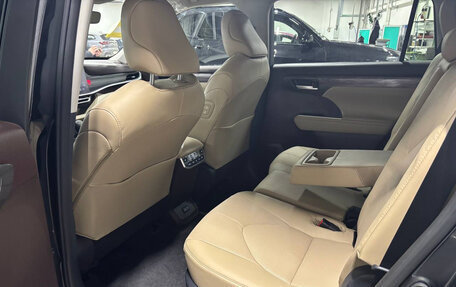 Toyota Highlander, 2025 год, 6 190 000 рублей, 5 фотография