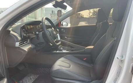 Hyundai Elantra, 2023 год, 1 800 000 рублей, 7 фотография