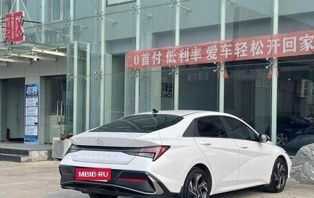 Hyundai Elantra, 2023 год, 1 800 000 рублей, 6 фотография