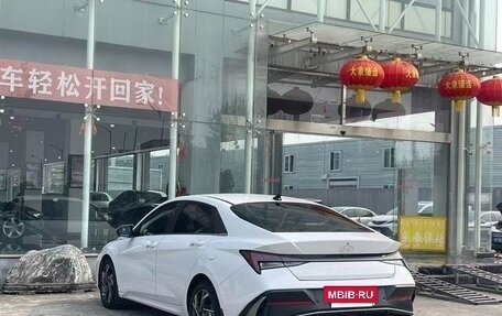 Hyundai Elantra, 2023 год, 1 800 000 рублей, 5 фотография