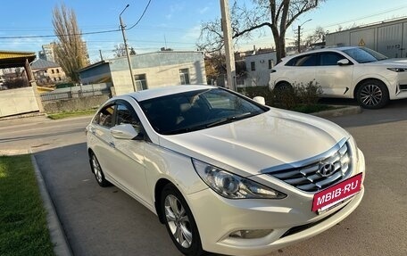 Hyundai Sonata VI, 2011 год, 1 250 000 рублей, 2 фотография