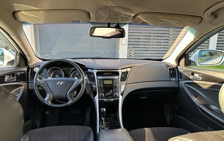 Hyundai Sonata VI, 2011 год, 1 250 000 рублей, 11 фотография